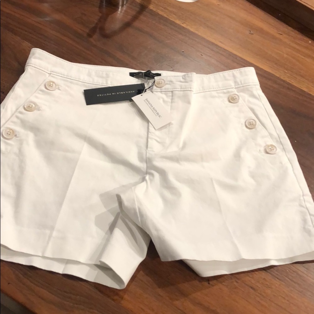 Banana Republic white shorts NWOT